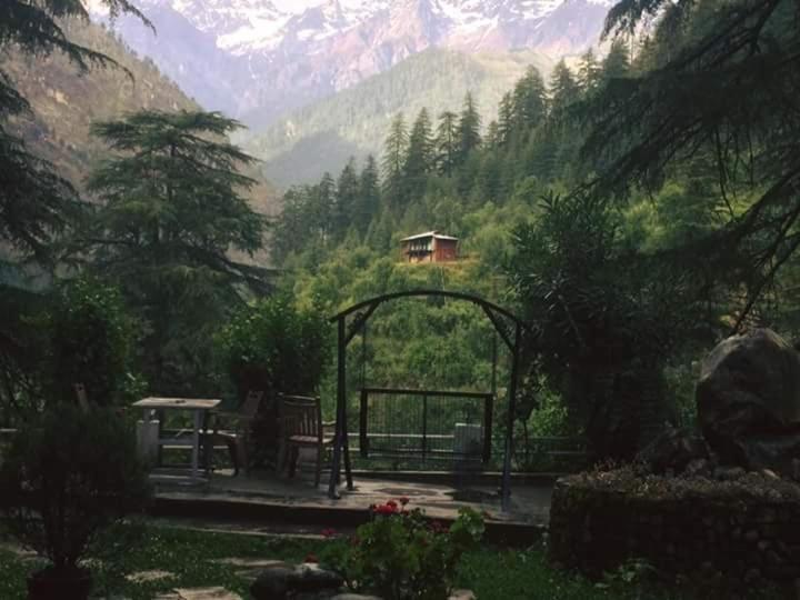 Hotel Deep Forest Kasol Eksteriør billede